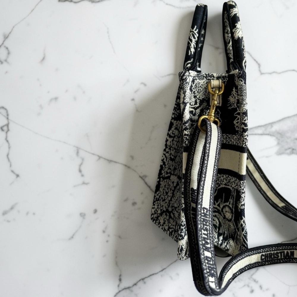 Dior Mini Book Tote Pouch Tiger Toile de Jouy Blue Multicolor NEW w Tag Strap - Picture 3 of 8